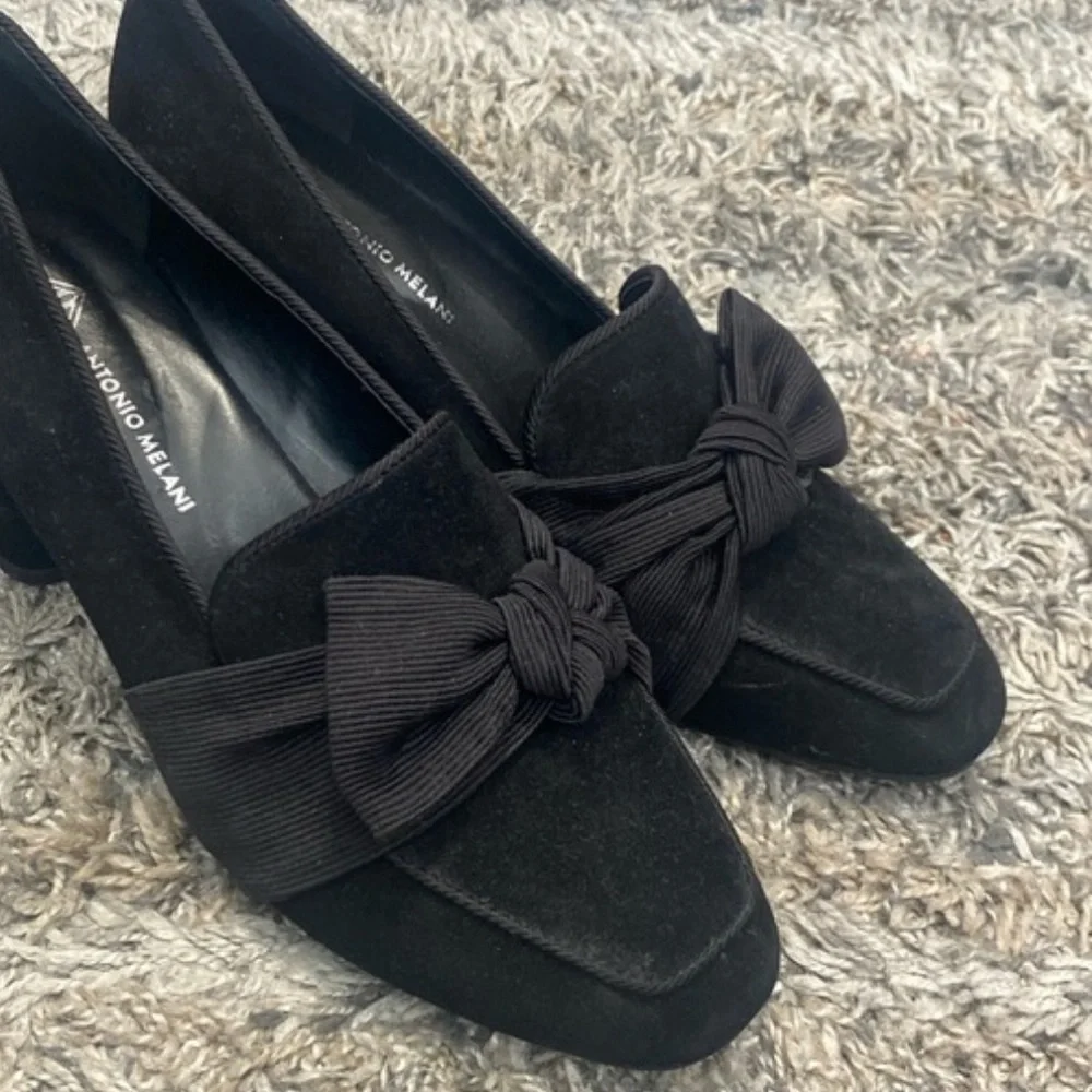 Antonio Melani 7.5 black bow faux suede block heel slip on loafers shoes
